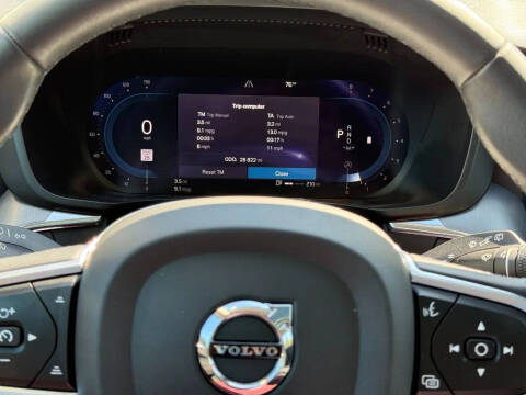 2022 Volvo XC60 B5 Momentum