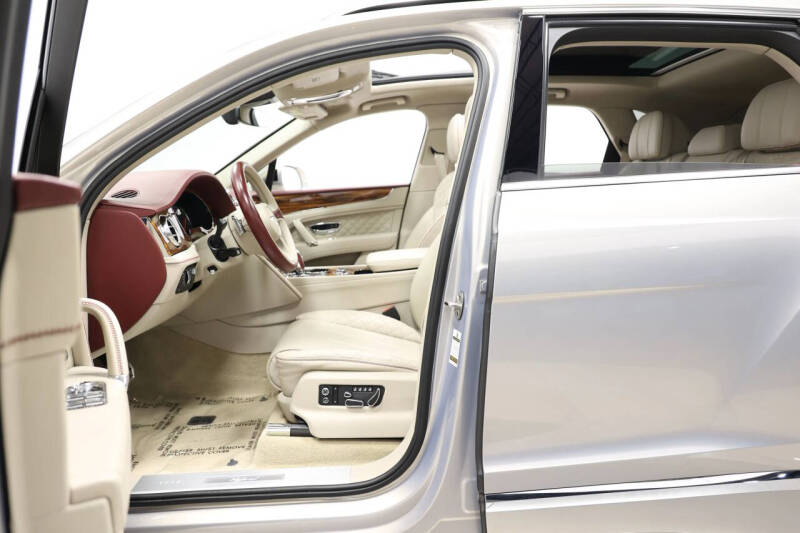 2020 Bentley Bentayga Hybrid