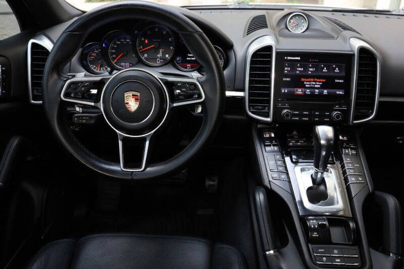 2018 Porsche Cayenne Platinum Edition