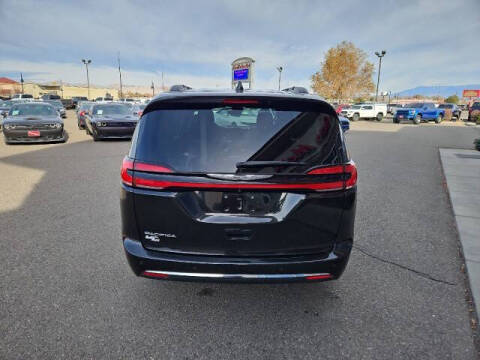 2022 Chrysler Pacifica Touring L