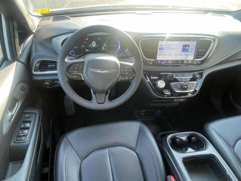 2024 Chrysler Pacifica Plug-In Hybrid