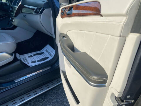 2013 Mercedes-Benz GL-Class GL 550 4MATIC