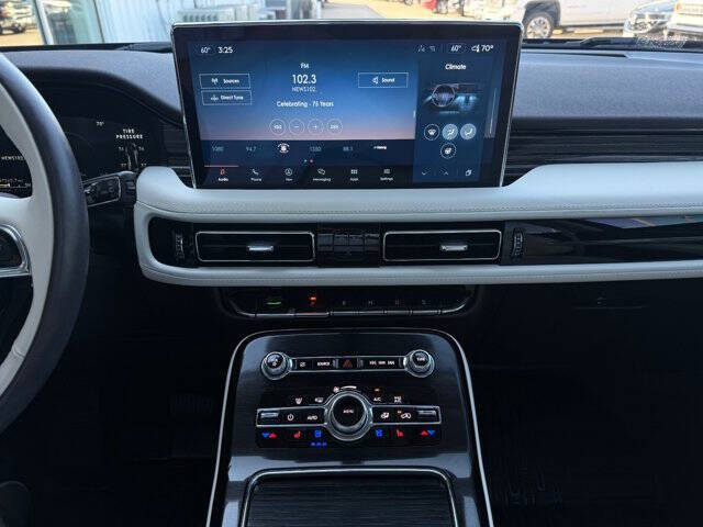 2022 Lincoln Nautilus Black Label