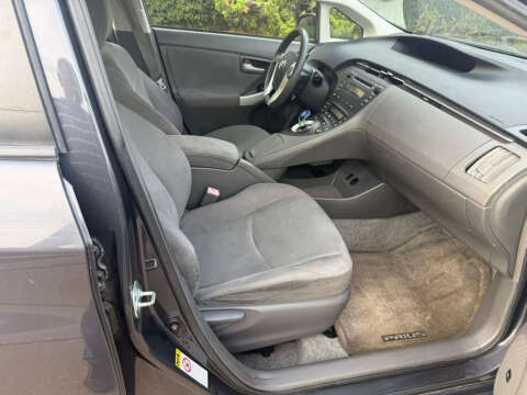 2010 Toyota Prius III