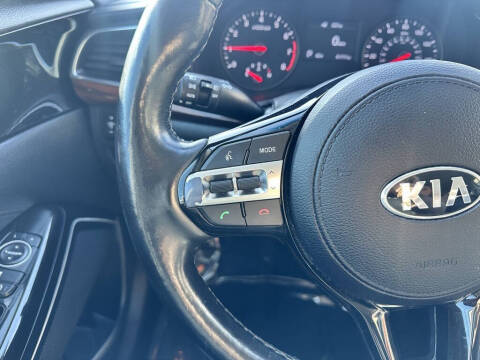 2017 Kia Cadenza Premium