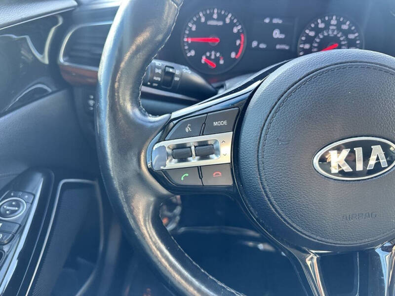 2017 Kia Cadenza Premium