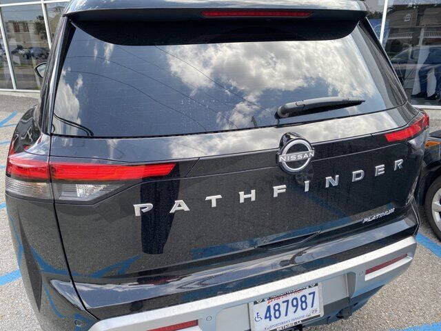 2023 Nissan Pathfinder Platinum
