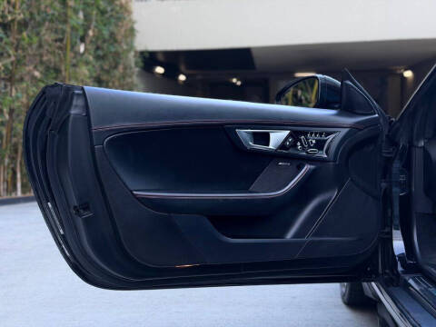 2016 Jaguar F-TYPE R