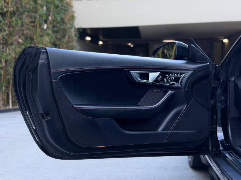 2016 Jaguar F-TYPE R