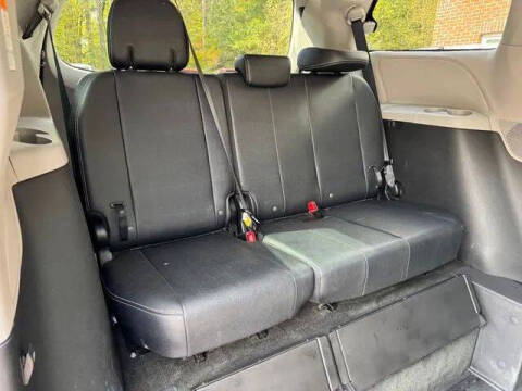 2015 Toyota Sienna SE Premium 8-Passenger