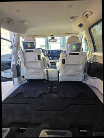 2017 Chrysler Pacifica Touring-L Plus