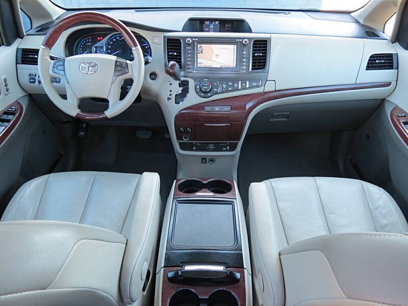 2013 Toyota Sienna Limited 7-Passenger