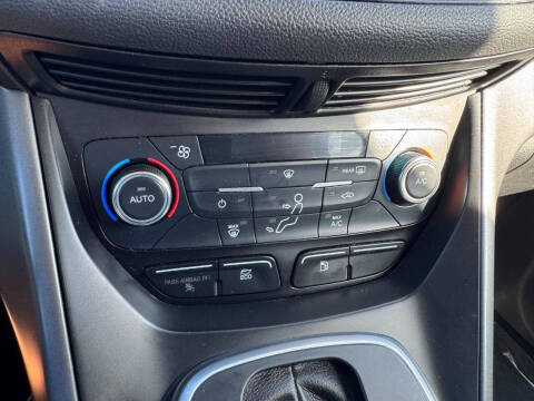 2017 Ford C-MAX Hybrid SE