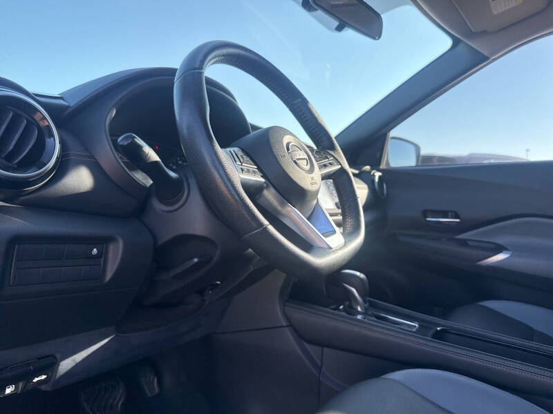 2023 Nissan Kicks SR