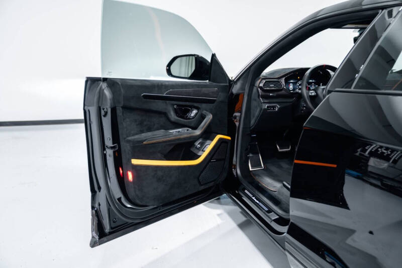 2024 Lamborghini Urus Performante