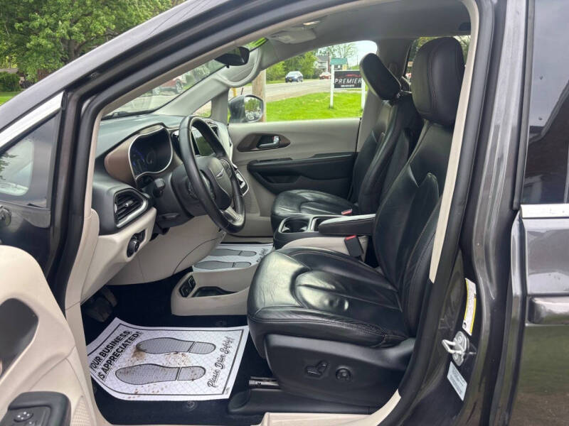 2017 Chrysler Pacifica Touring-L