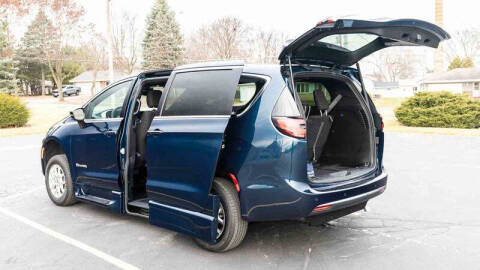 2024 Chrysler Pacifica Touring