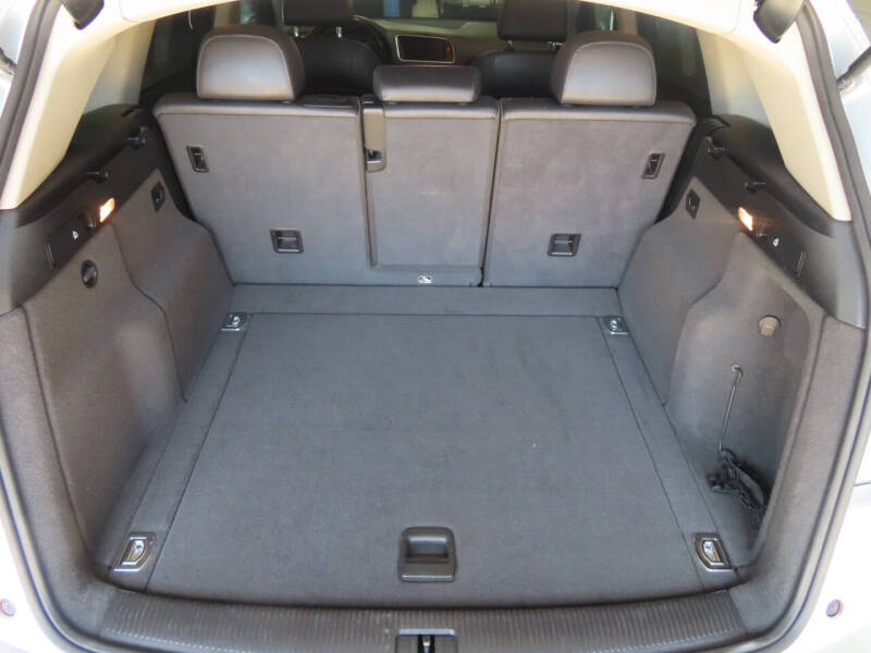 2011 Audi Q5 2.0T quattro Premium