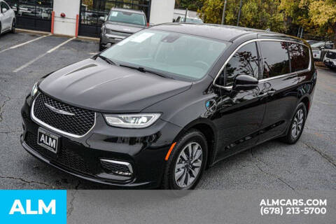 2024 Chrysler Pacifica Plug-In Hybrid Select