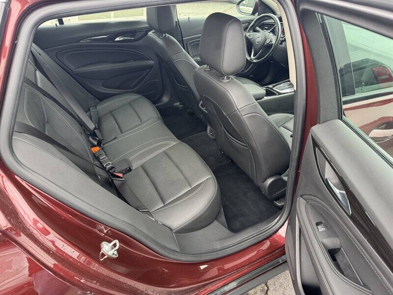 2018 Buick Regal TourX Essence