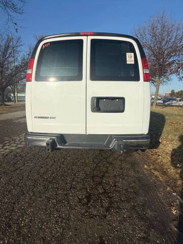 2024 Chevrolet Express 2500