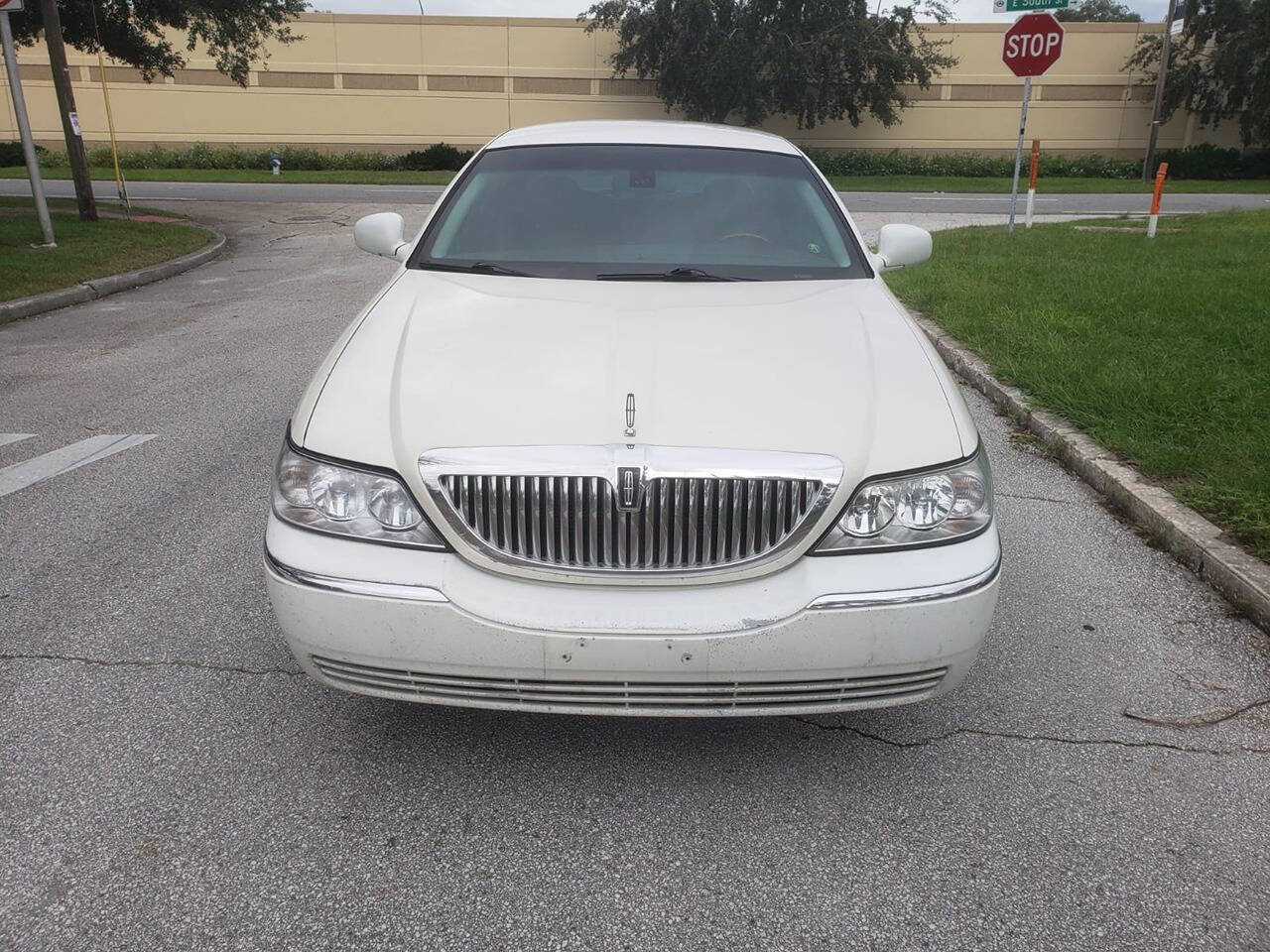 2003 Lincoln Town Car for sale at We Buy & Sell Cars Inc in Orlando, FL