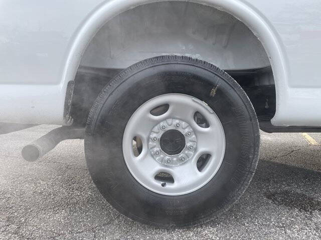 2025 Chevrolet Express 2500