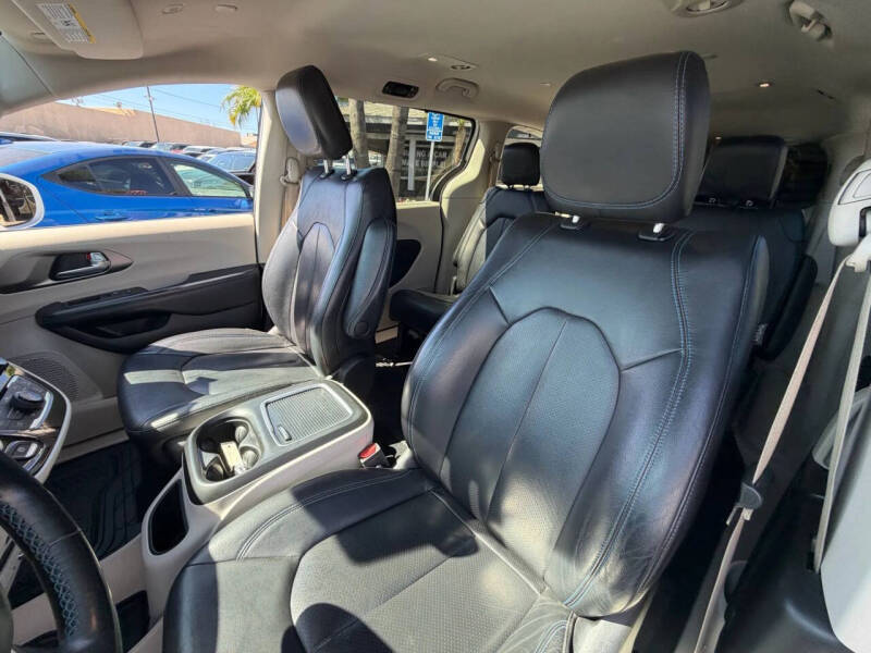2021 Chrysler Pacifica Touring L