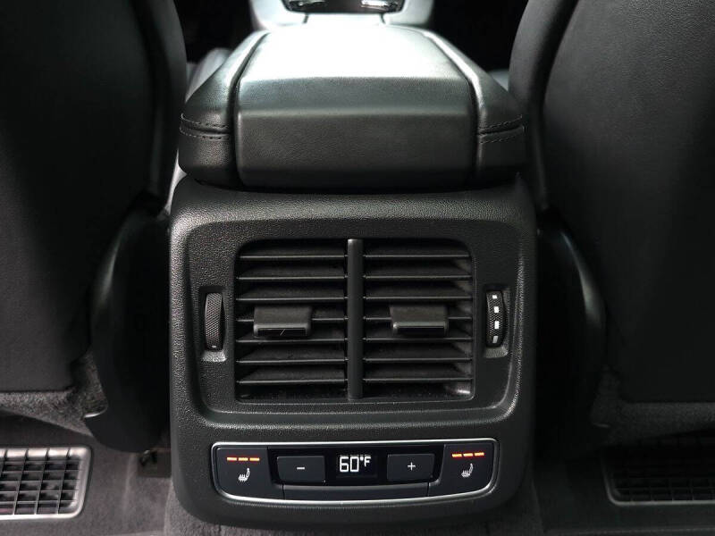 2024 Audi e-tron GT quattro Premium Plus