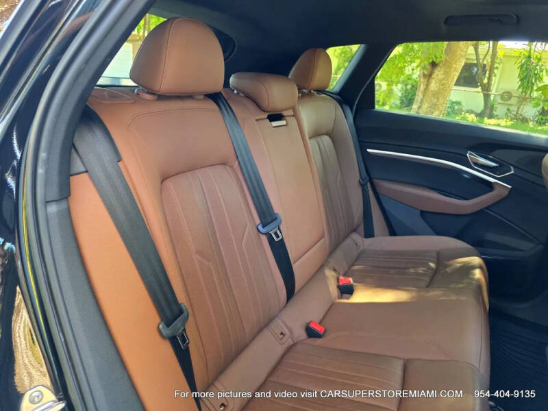 2019 Audi e-tron quattro Premium Plus