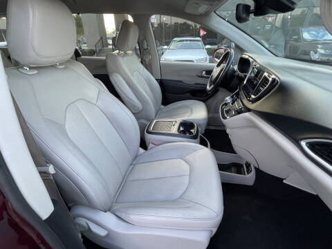 2021 Chrysler Pacifica Touring L