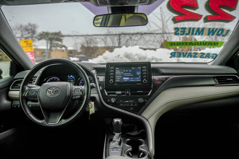 2022 Toyota Camry SE