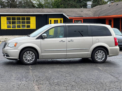 2013 Chrysler Town and Country Touring-L