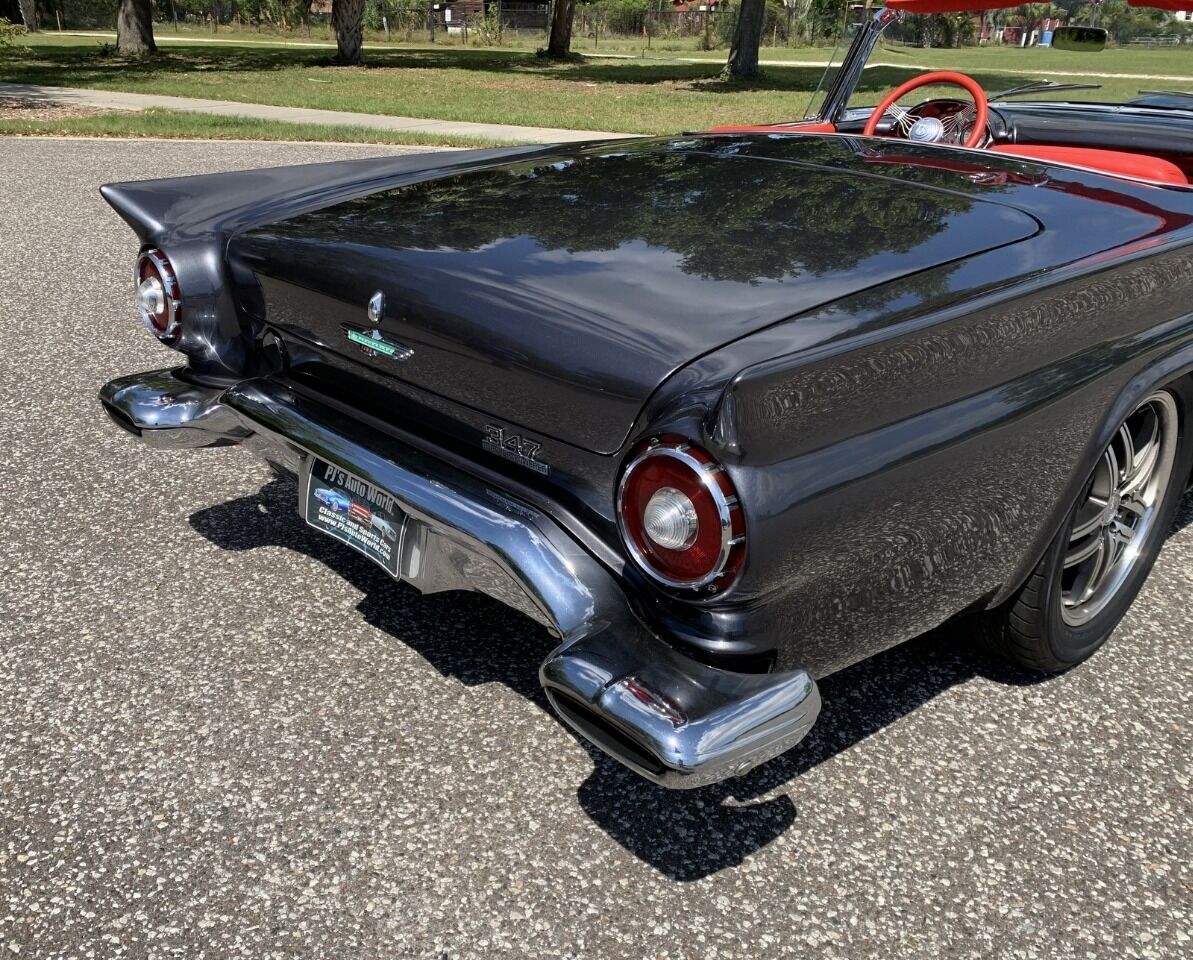 1957 Ford Thunderbird 27
