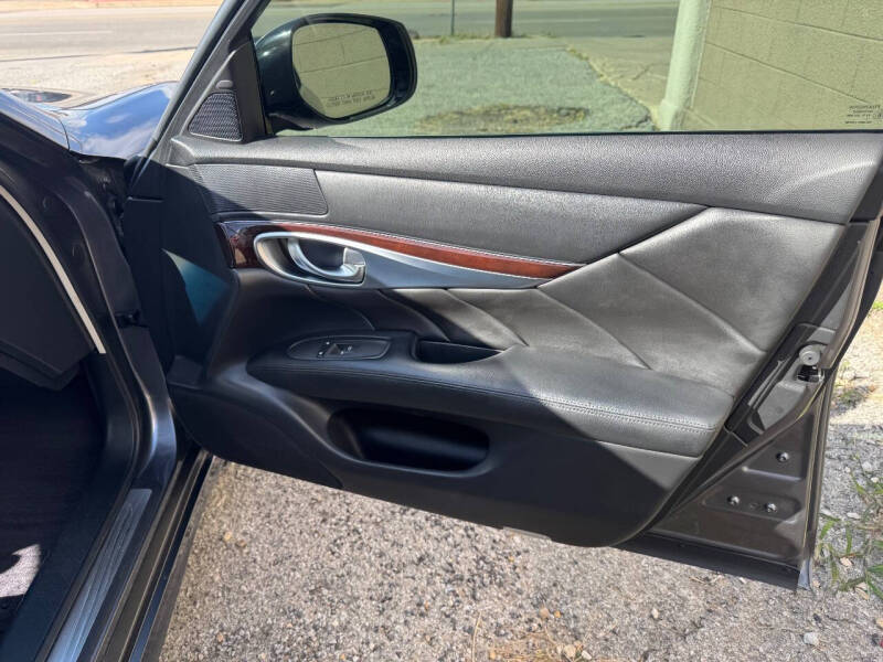 2018 Infiniti Q70 3.7 Luxe