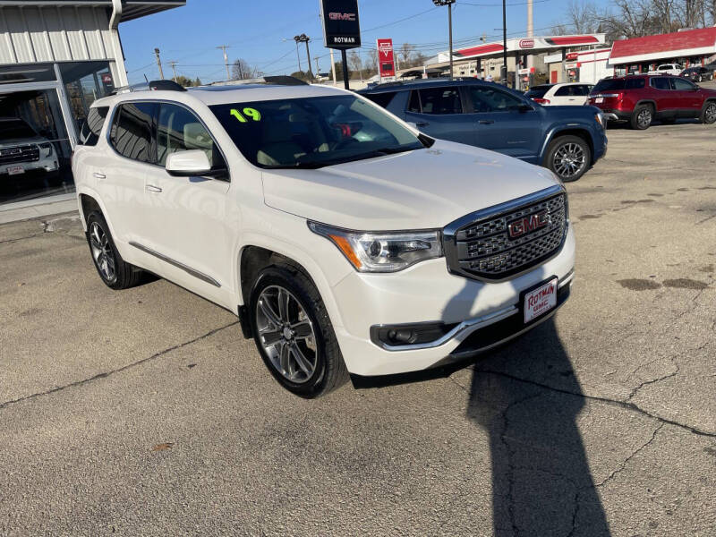 2019 GMC Acadia Denali's photo
