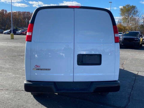 2022 Chevrolet Express 2500