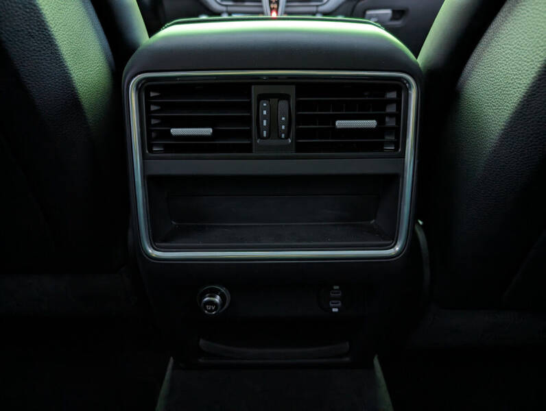 2023 Porsche Cayenne Coupe Platinum Edition