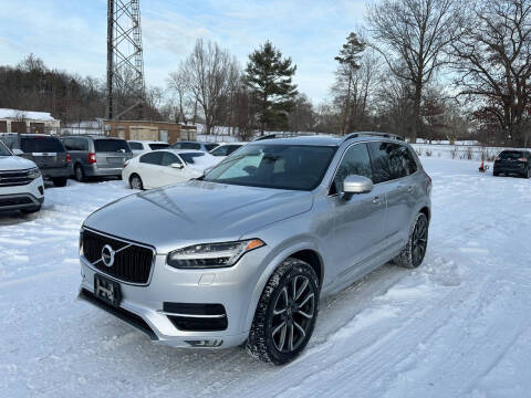 2016 Volvo XC90 T6 Momentum