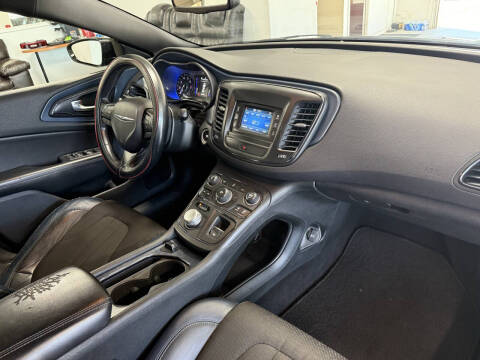 2015 Chrysler 200 S