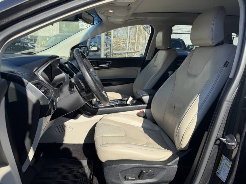 2017 Ford Edge Titanium