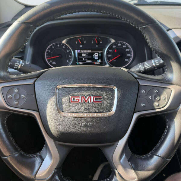 2017 GMC Acadia SLE-2