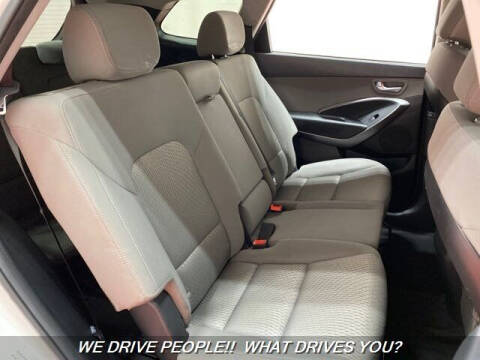 2017 Hyundai Santa Fe SE