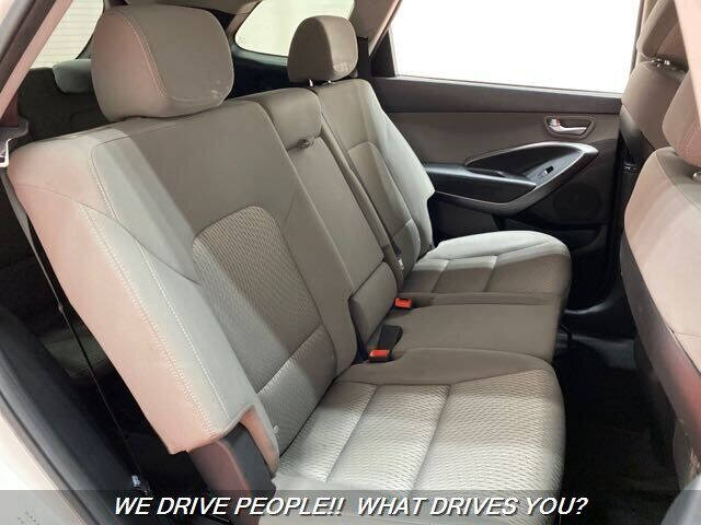 2017 Hyundai Santa Fe SE