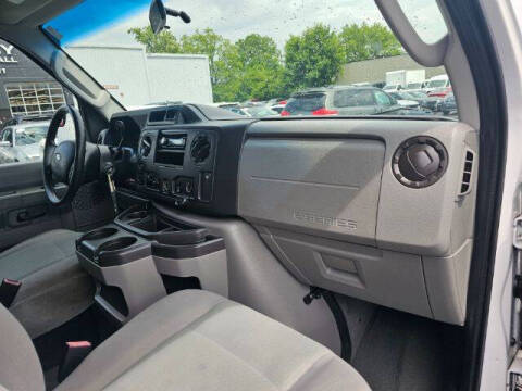 2011 Ford E-Series E-350 SD XLT