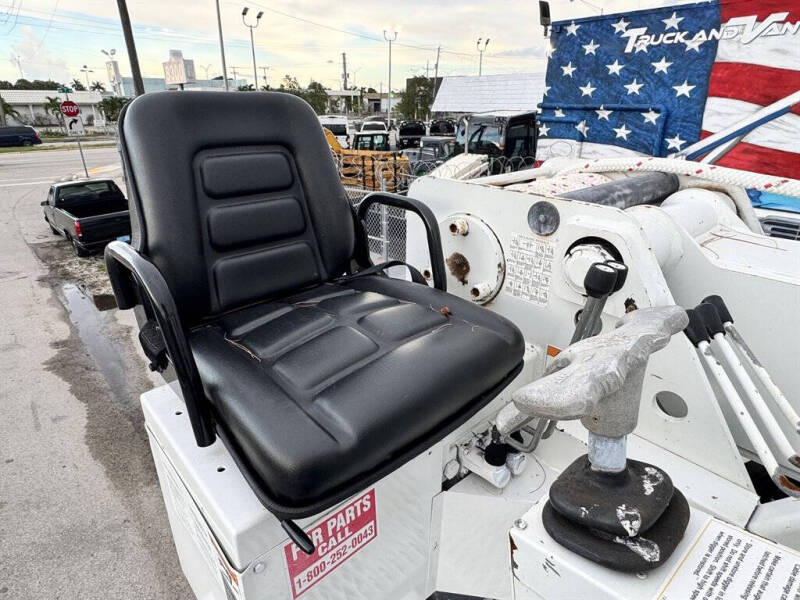 2017 Freightliner M2 106