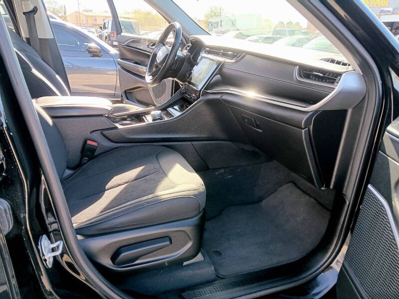 2022 Jeep Grand Cherokee Laredo