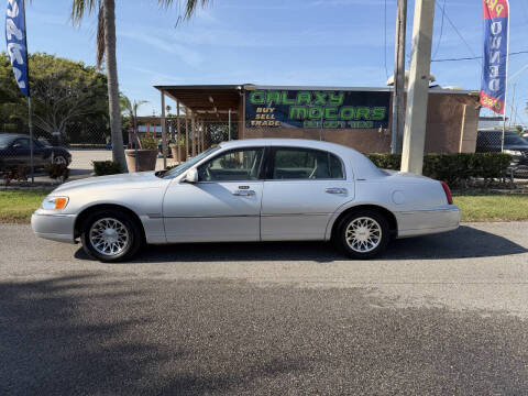 2002 Lincoln Town Car Signature