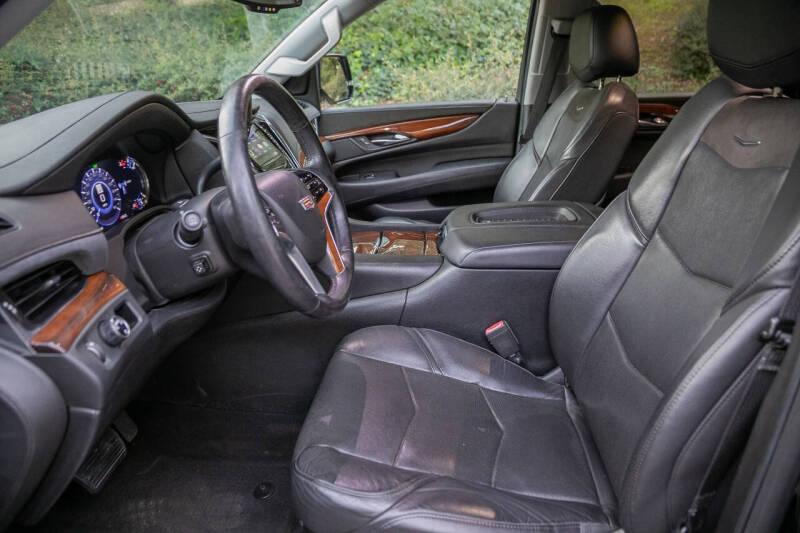 2018 Cadillac Escalade Standard