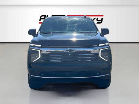 2025 Chevrolet Suburban LT